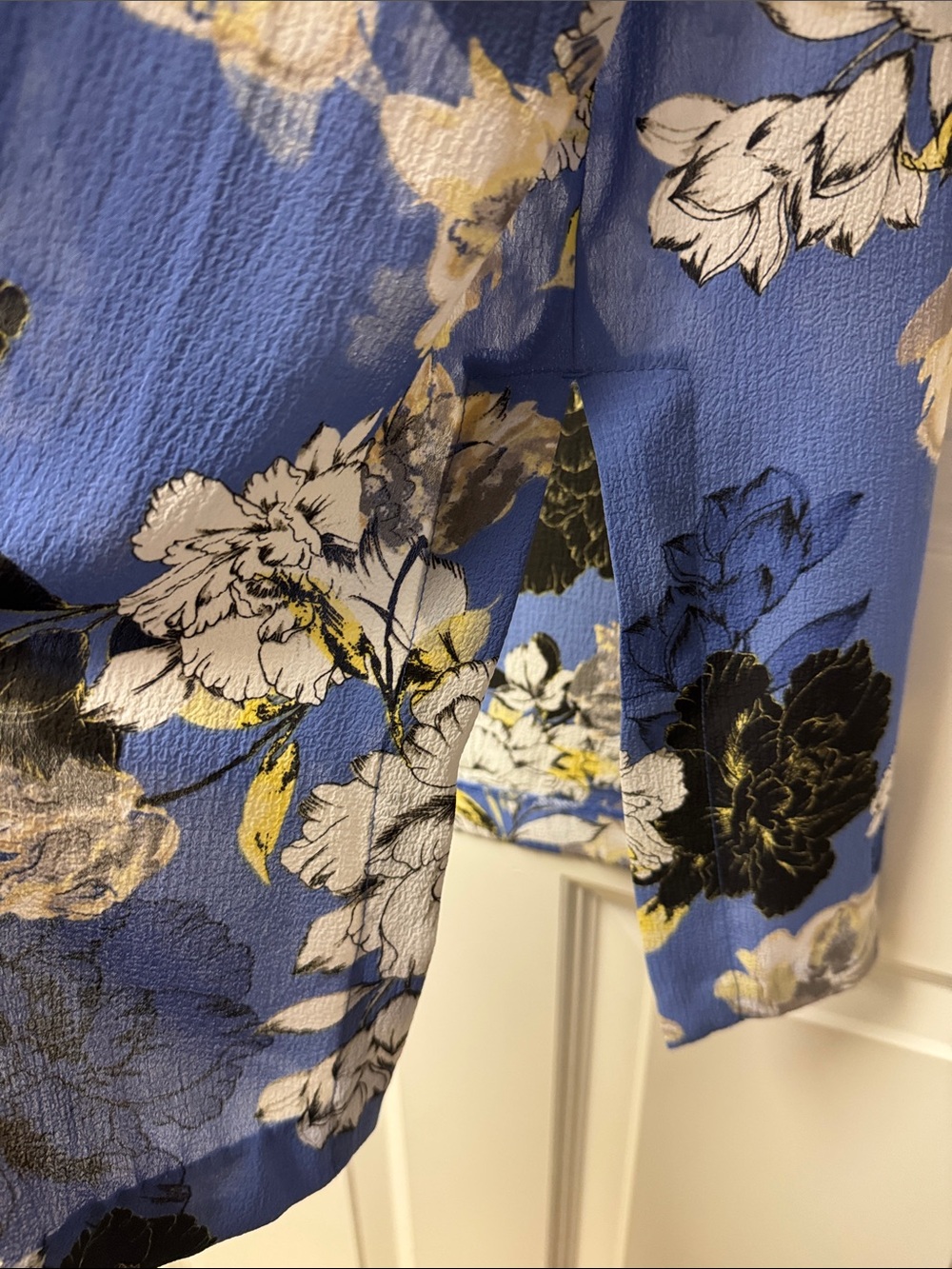Jennifer Lopez Blue Floral Open-Front Cape Kimono with Pockets - Size L - Picture 11 of 12